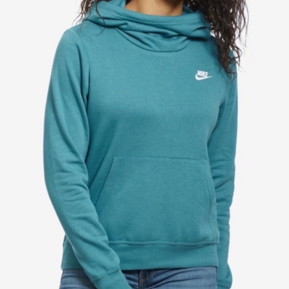 Nike Essential Women’s Funnel-Neck Pullover